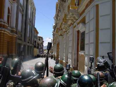 BoliviaPress Febrero 2003: El país después de la Guerra Social contra el Impuestazo