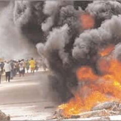 BoliviaPress 23 de diciembre 2006: La confrontación oligárquica más allá de los dos tercios