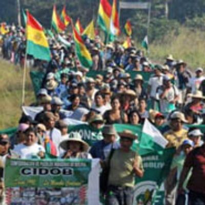 MARCHA DE INDÍGENAS CONTRA LEY DE MORALES AVANZA POR EL ORIENTE DE BOLIVIA