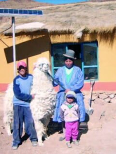 Encuentro eficaz entre energía solar y textiles andinos (Petropress 6, mayo 2007)