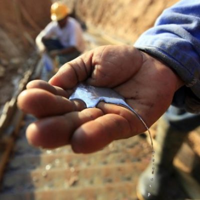 El mercurio se usa principalmente en la minería informal e ilegal para la extracción de oro. Foto: Manuel Saldarriaga.