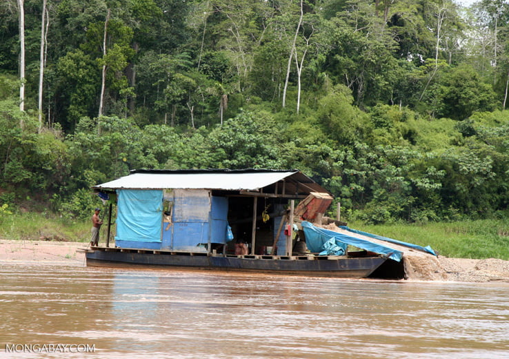 Según el estudio, el mercurio que importa Bolivia llega a Perú de manera ilegal. Foto: Rhett A. Butler / Mongabay.