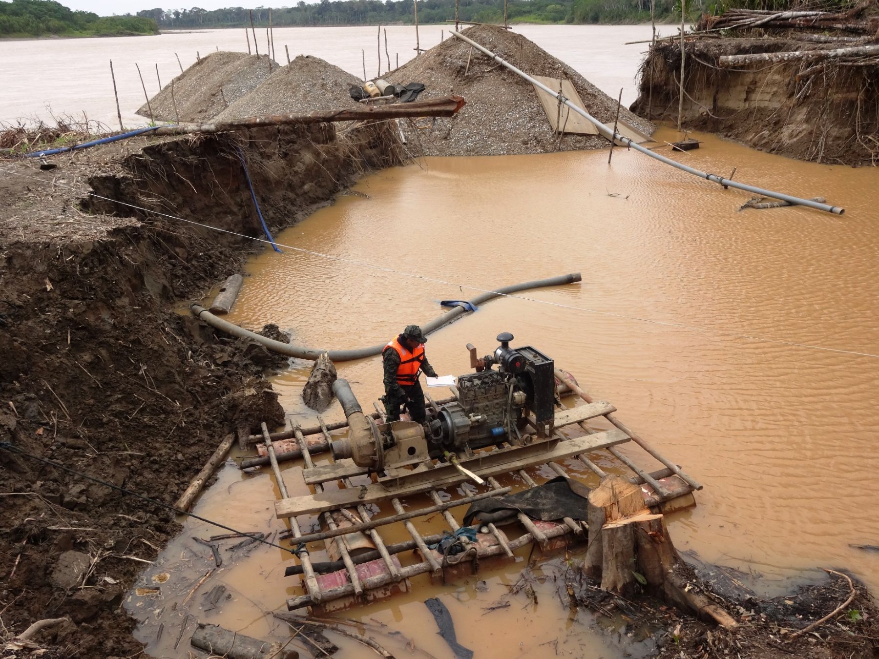 La minería ilegal en Madre de Dios se abastece de mercurio de manera clandestina. Foto: Agencia Andina / Difusión.