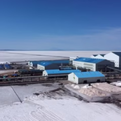 Litio boliviano: ONG muestran preocupación por la rentabilidad de los contratos con empresas de Rusia y China | Infobae (11.02.25)